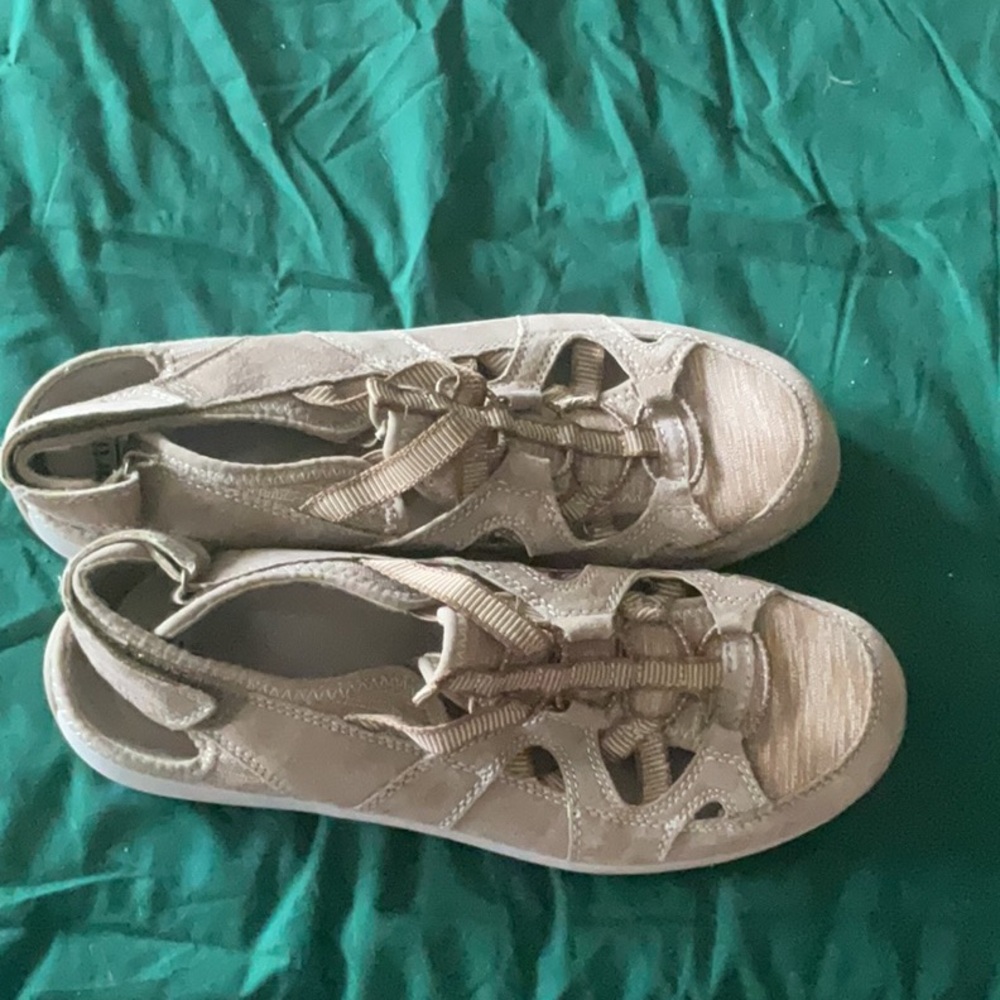 Earth Origins athletic sandals